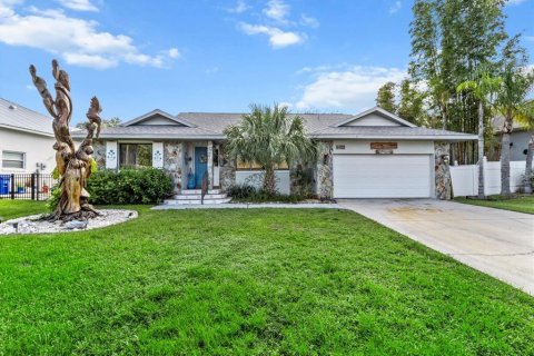 House in Crystal River, Florida 3 bedrooms, 218.32 sq.m. № 1529285 - photo 3