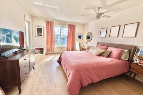 Condo in Miami, Florida, 1 bedroom  № 1953422 - photo 9