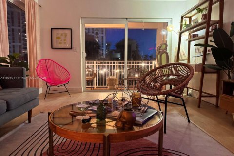 Condo in Miami, Florida, 1 bedroom  № 1953422 - photo 16