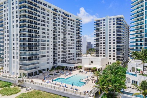 Copropriété à vendre à Hollywood, Floride: 2 chambres, 164.25 m2 № 1945134 - photo 9