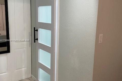 Condo in Hialeah, Florida, 2 bedrooms  № 1693610 - photo 8