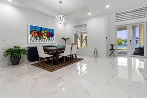 Снять в аренду виллу или дом в Хомстед, Флорида 5 спален, 265.98м2, № 1974167 - фото 8