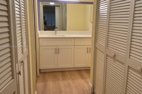 Copropriété à vendre à Tamarac, Floride: 2 chambres, 123.1 m2 № 1985291 - photo 25