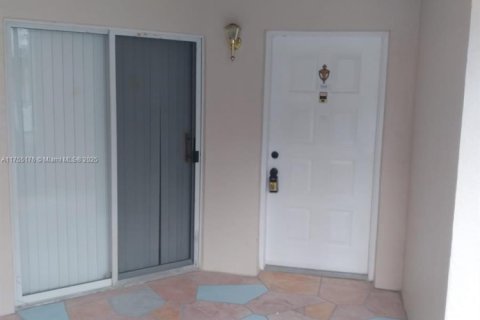 Copropriété à vendre à Tamarac, Floride: 2 chambres, 123.1 m2 № 1985291 - photo 12