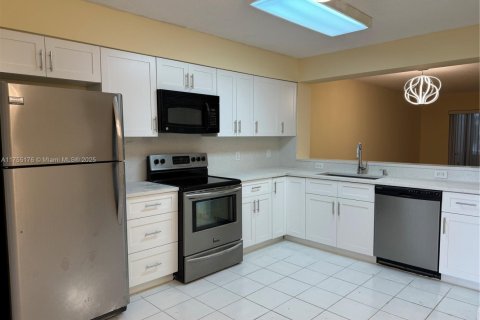 Copropriété à vendre à Tamarac, Floride: 2 chambres, 123.1 m2 № 1985291 - photo 13