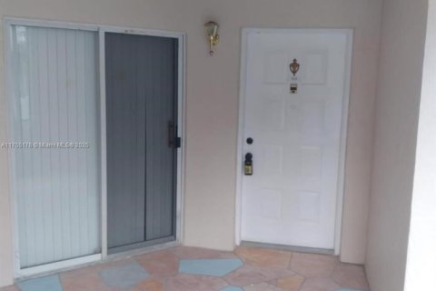 Copropriété à vendre à Tamarac, Floride: 2 chambres, 123.1 m2 № 1985291 - photo 3