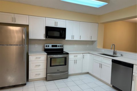 Copropriété à vendre à Tamarac, Floride: 2 chambres, 123.1 m2 № 1985291 - photo 14