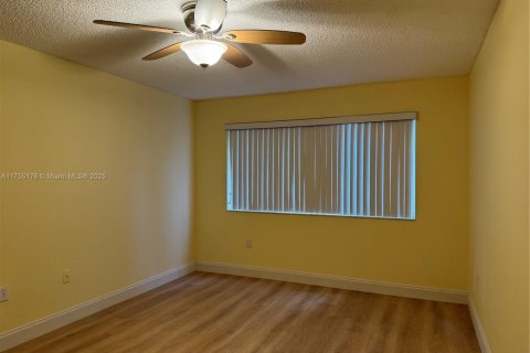 Copropriété à vendre à Tamarac, Floride: 2 chambres, 123.1 m2 № 1985291 - photo 21