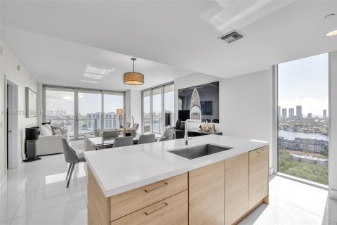 Copropriété à vendre à North Miami Beach, Floride: 3 chambres, 144.65 m2 № 2057314 - photo 13