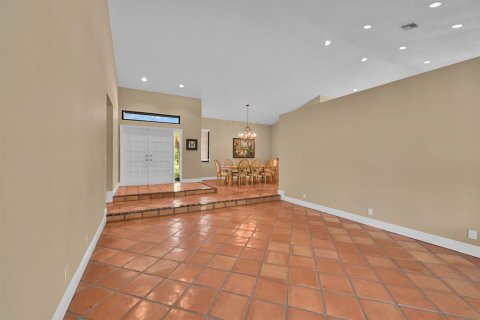 House in Coral Springs, Florida 4 bedrooms, 268.12 sq.m. № 2189552 - photo 12