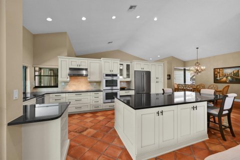 House in Coral Springs, Florida 4 bedrooms, 268.12 sq.m. № 2189552 - photo 20