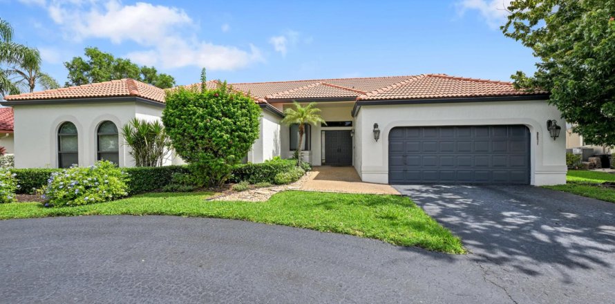 House in Coral Springs, Florida 4 bedrooms, 268.12 sq.m. № 2189552