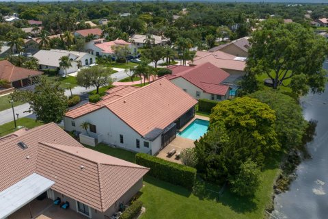 House in Coral Springs, Florida 4 bedrooms, 268.12 sq.m. № 2189552 - photo 5