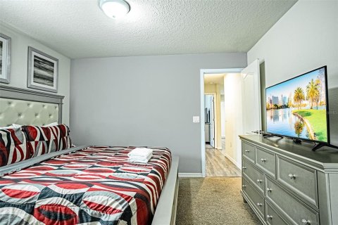 Casa en venta en Kissimmee, Florida, 8 dormitorios, 375.42 m2 № 2118461 - foto 23