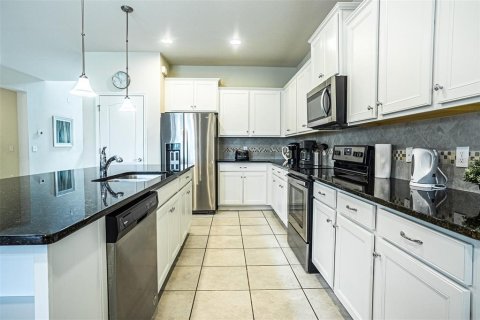 Casa en venta en Kissimmee, Florida, 8 dormitorios, 375.42 m2 № 2118461 - foto 7