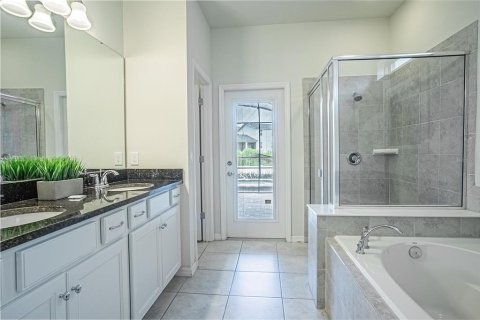 Casa en venta en Kissimmee, Florida, 8 dormitorios, 375.42 m2 № 2118461 - foto 13