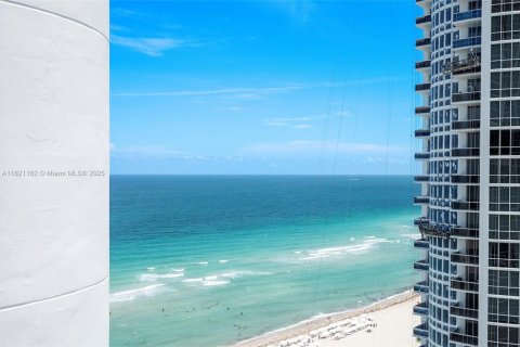 Condo in Sunny Isles Beach, Florida, 1 bedroom  № 1782005 - photo 9