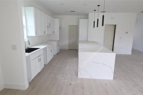 Villa ou maison à vendre à Lehigh Acres, Floride: 3 chambres, 151.8 m2 № 2130879 - photo 3