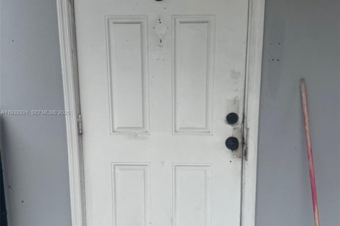 Apartamento en alquiler en Hollywood, Florida, 1 dormitorio, 709.68 m2 № 1991702 - foto 6