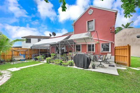 Villa ou maison à vendre à Miami, Floride: 4 chambres, 167.22 m2 № 1953334 - photo 7