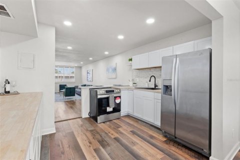Condominio en alquiler en Saint Petersburg, Florida, 2 dormitorios, 96.15 m2 № 1430442 - foto 12