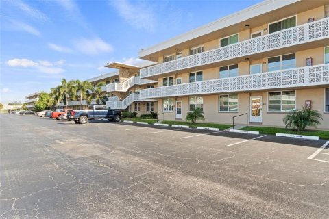 Condominio en alquiler en Saint Petersburg, Florida, 2 dormitorios, 96.15 m2 № 1430442 - foto 22