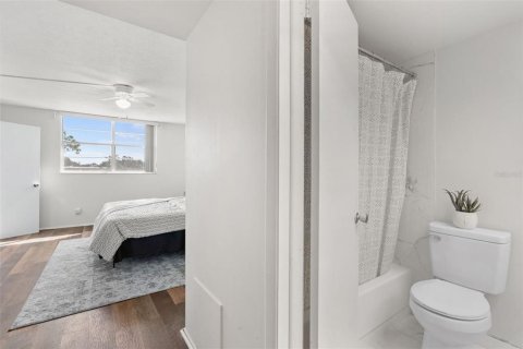 Condominio en alquiler en Saint Petersburg, Florida, 2 dormitorios, 96.15 m2 № 1430442 - foto 16