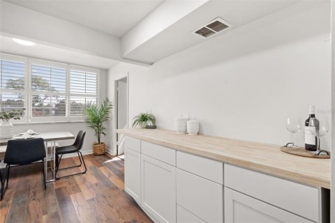 Condominio en alquiler en Saint Petersburg, Florida, 2 dormitorios, 96.15 m2 № 1430442 - foto 11