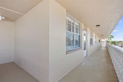 Condominio en alquiler en Saint Petersburg, Florida, 2 dormitorios, 96.15 m2 № 1430442 - foto 25