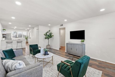 Condominio en alquiler en Saint Petersburg, Florida, 2 dormitorios, 96.15 m2 № 1430442 - foto 3