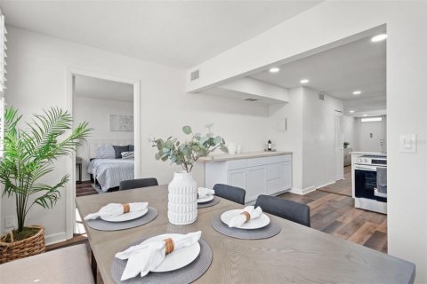 Condominio en alquiler en Saint Petersburg, Florida, 2 dormitorios, 96.15 m2 № 1430442 - foto 14