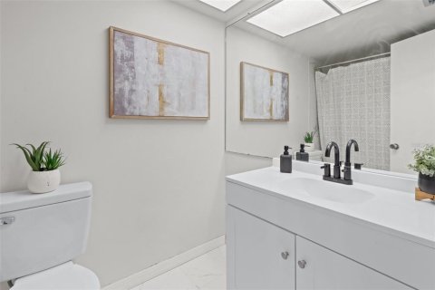 Condominio en alquiler en Saint Petersburg, Florida, 2 dormitorios, 96.15 m2 № 1430442 - foto 17