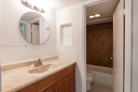 Condo in Miramar, Florida, 2 bedrooms  № 1947791 - photo 20