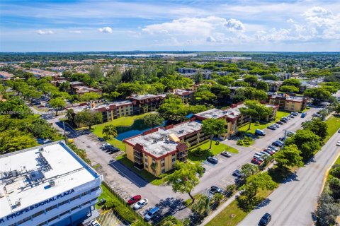 Condo in Miramar, Florida, 2 bedrooms  № 1947791 - photo 28