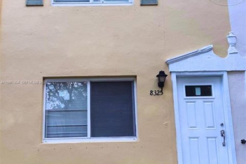 Кондоминиум с 3 спальнями в Майами, Флорида № 2044364