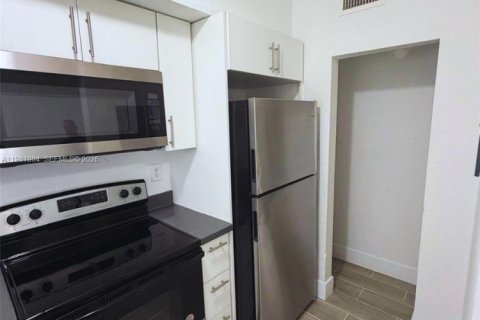 Купить кондоминиум в Майами, Флорида 3 спальни, 106.84м2, № 2044364 - фото 6