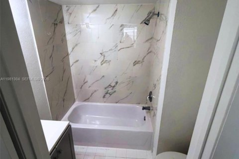 Купить кондоминиум в Майами, Флорида 3 спальни, 106.84м2, № 2044364 - фото 9