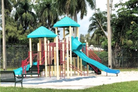 Купить кондоминиум в Майами, Флорида 3 спальни, 106.84м2, № 2044364 - фото 20