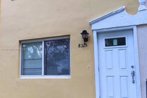 Купить кондоминиум в Майами, Флорида 3 спальни, 106.84м2, № 2044364 - фото 2