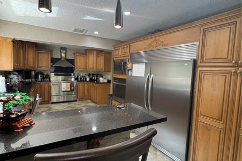 Снять в аренду виллу или дом в Майами, Флорида 4 спальни, 191.19м2, № 1967563 - фото 12