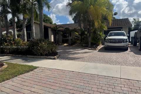 Снять в аренду виллу или дом в Майами, Флорида 4 спальни, 191.19м2, № 1967563 - фото 3