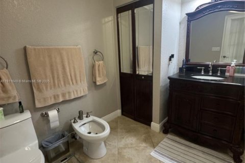 Снять в аренду виллу или дом в Майами, Флорида 4 спальни, 191.19м2, № 1967563 - фото 10