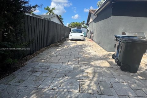 Снять в аренду виллу или дом в Майами, Флорида 4 спальни, 191.19м2, № 1967563 - фото 19