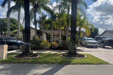 Снять в аренду виллу или дом в Майами, Флорида 4 спальни, 191.19м2, № 1967563 - фото 5