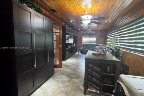 Снять в аренду виллу или дом в Майами, Флорида 4 спальни, 191.19м2, № 1967563 - фото 14