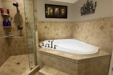 Снять в аренду виллу или дом в Майами, Флорида 4 спальни, 191.19м2, № 1967563 - фото 9