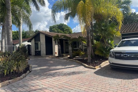 Снять в аренду виллу или дом в Майами, Флорида 4 спальни, 191.19м2, № 1967563 - фото 2