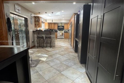 Снять в аренду виллу или дом в Майами, Флорида 4 спальни, 191.19м2, № 1967563 - фото 16