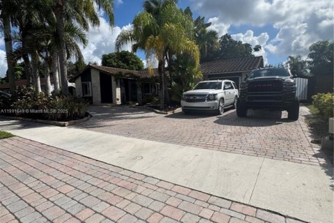 Снять в аренду виллу или дом в Майами, Флорида 4 спальни, 191.19м2, № 1967563 - фото 4