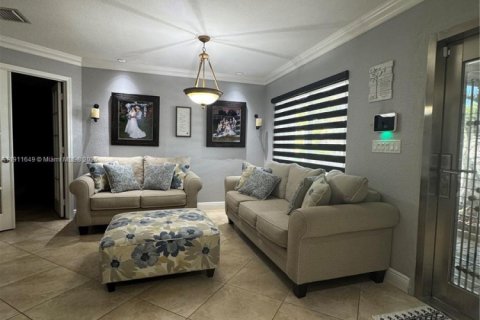 Снять в аренду виллу или дом в Майами, Флорида 4 спальни, 191.19м2, № 1967563 - фото 7